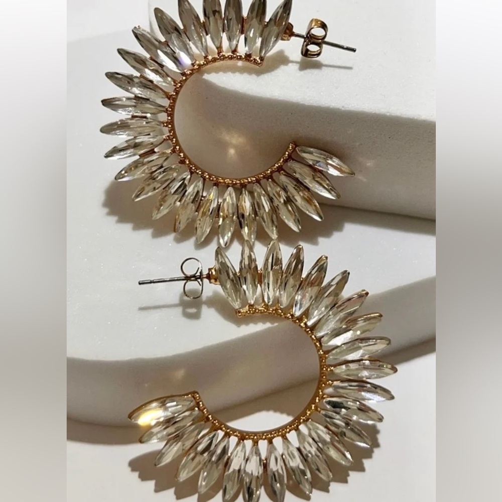 Boutique Glowing with Gems Clear Stones Earrings